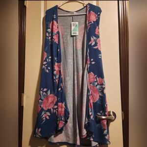 Honey and Lace floral sleeveless cardigan Medium
